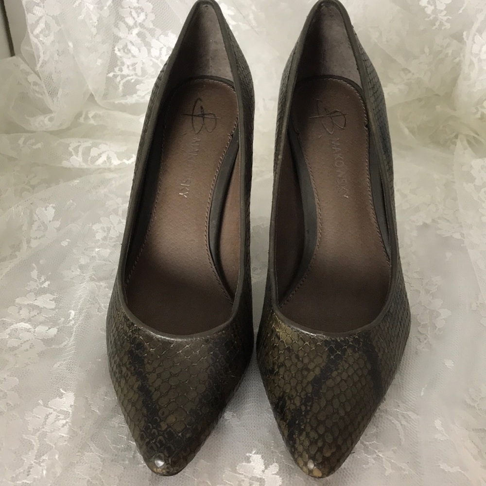 B Makowski Leather High Heel Shoes Size 7.5M